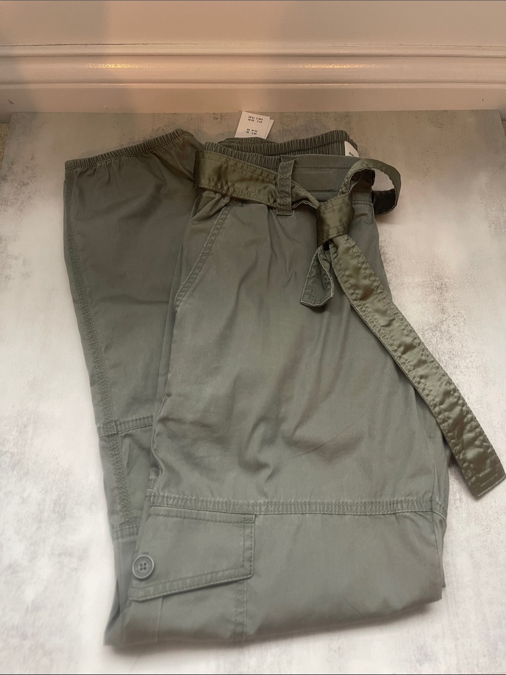 Abercrombie & Fitch Girl’s Green Cargo Pants with Tie Waist